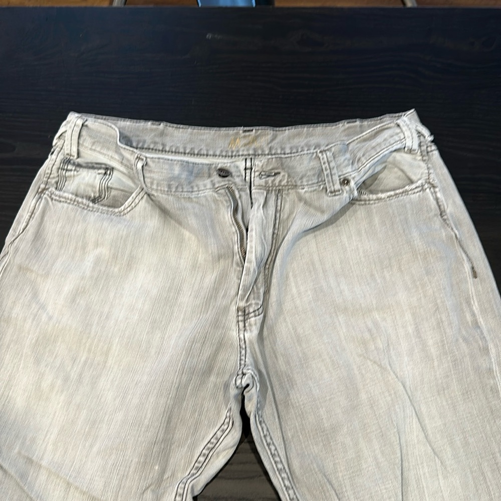 Men’s Mavi distressed gray jeans